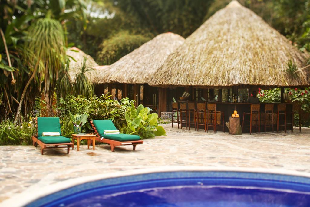 The Lodge & Spa At Pico Bonito El Pino ภายนอก รูปภาพ