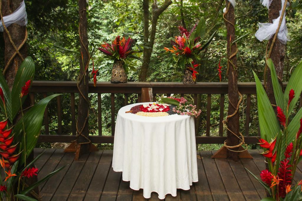 The Lodge & Spa At Pico Bonito El Pino ภายนอก รูปภาพ