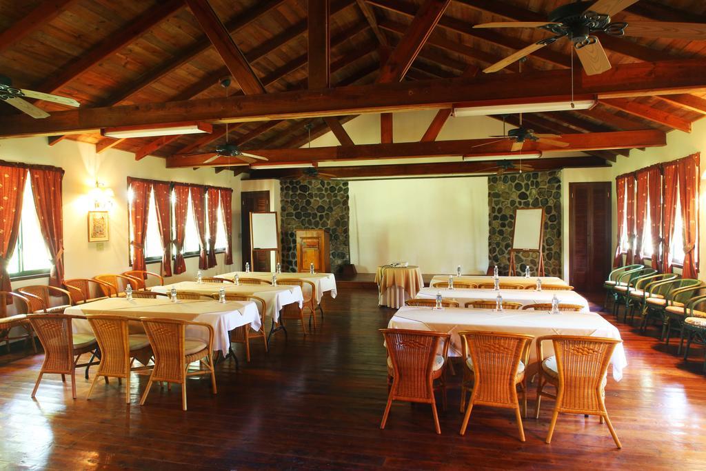 The Lodge & Spa At Pico Bonito El Pino ภายนอก รูปภาพ