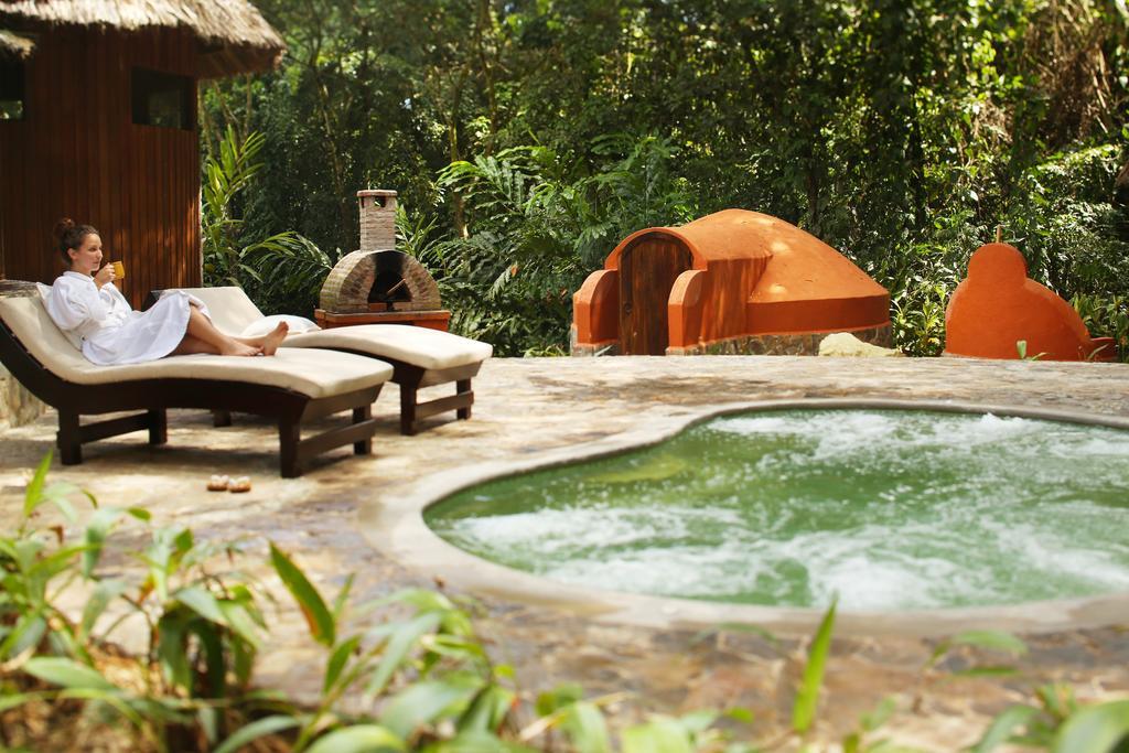 The Lodge & Spa At Pico Bonito El Pino ภายนอก รูปภาพ