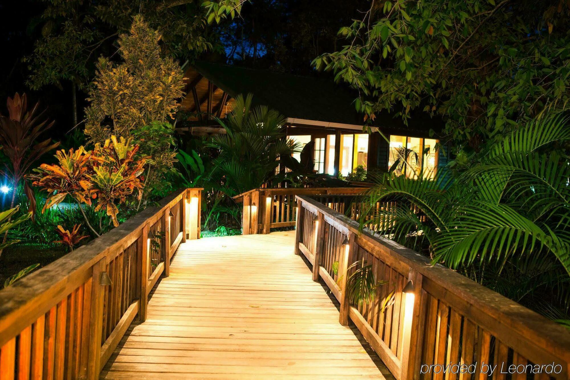 The Lodge & Spa At Pico Bonito El Pino ภายนอก รูปภาพ